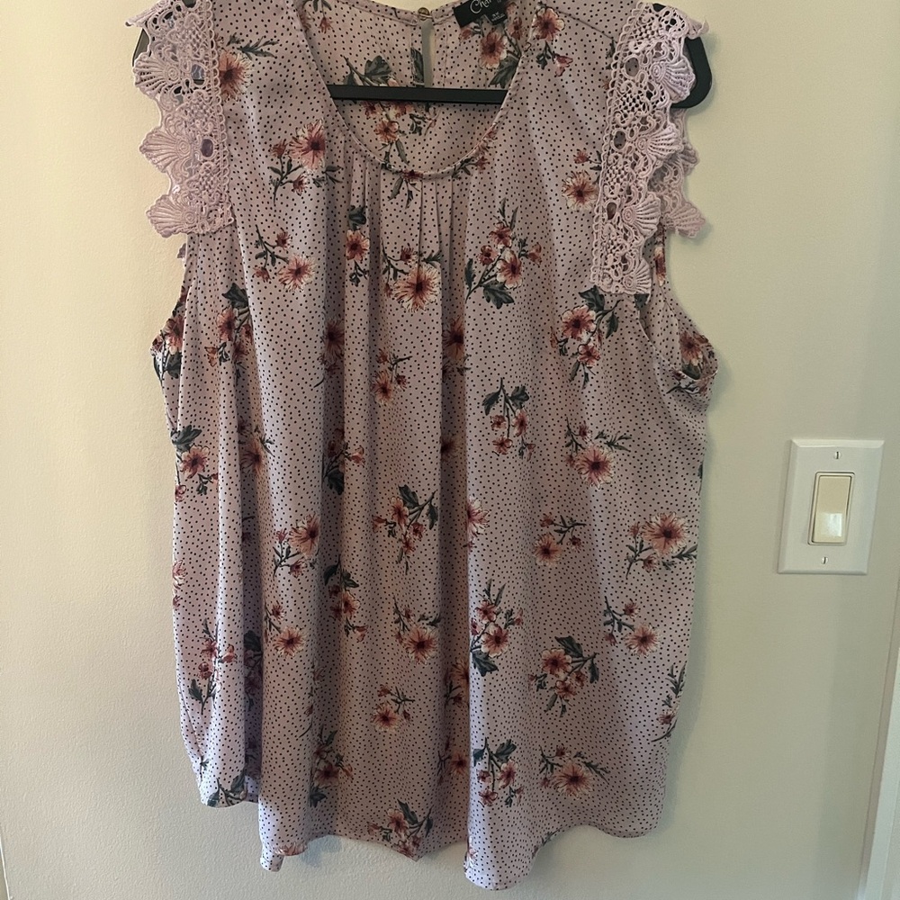 Floral Sleeveless Blouse with Lace Detail